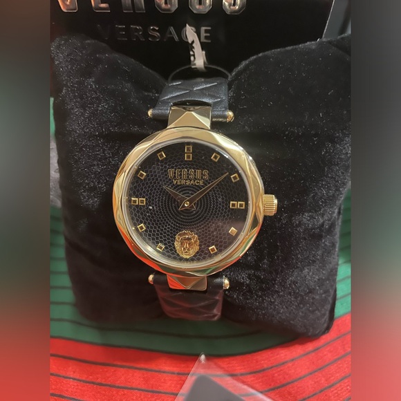 Versace Versus Convent Garden Peti Quartz Movement Black Dial 3ATM - Picture 1 of 10